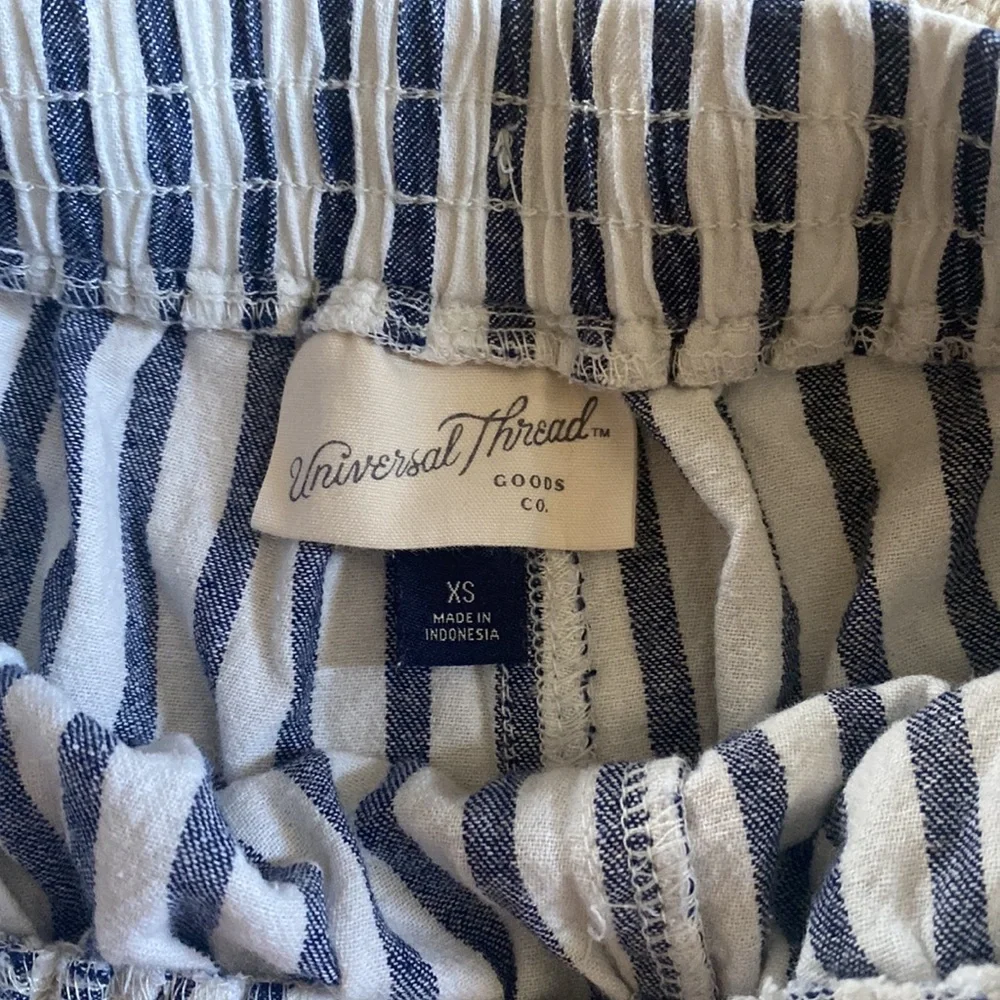 Perfect condition stripped shorts - Picture 2 of 2